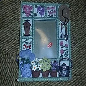 Picture frame loves to garden